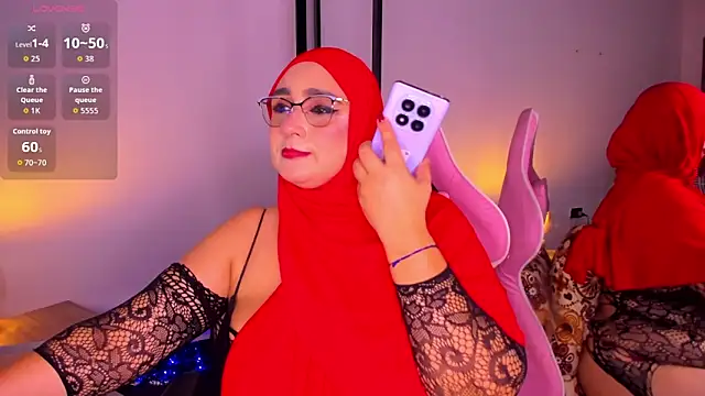 HijabiMilff online show from March 31, 2026, 2:50 pm