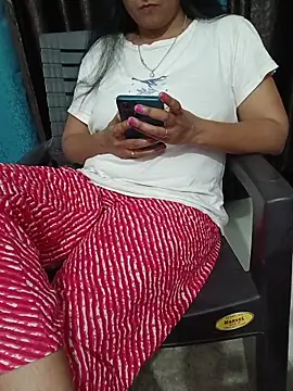 Queenlipx online show from March 11, 2026, 4:24 pm