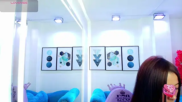 Chloe meoww online show from March 24, 2026, 7:41 pm