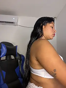 Kittyoficiall online show from February 26, 2026, 6:29 pm