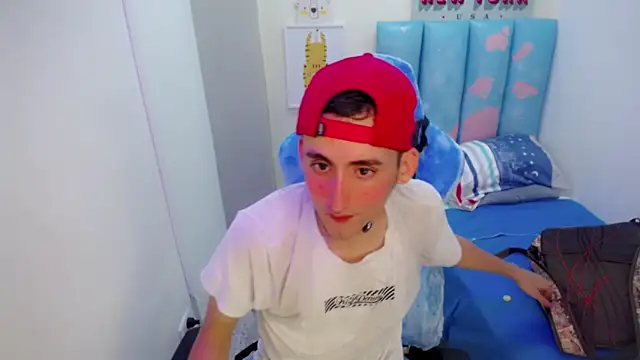 Snapshot of Houston_bby_ chatting on March 1, 2026, 8:11 pm Houston bby online show from March 1, 2026, 8:11 pm