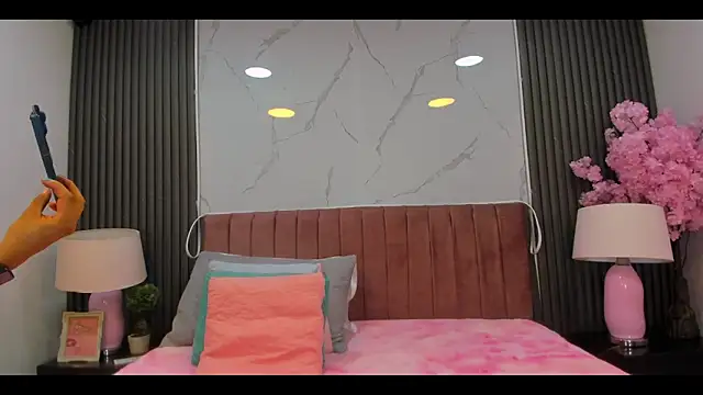 Rynnaa online show from March 28, 2026, 3:39 am