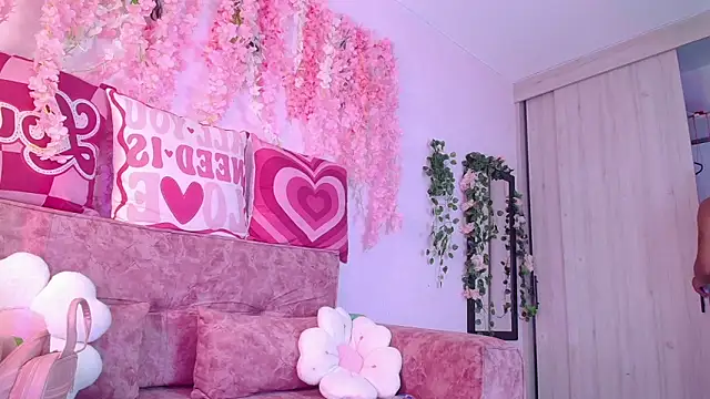 Snapshot of Ana__grace chatting on June 20, 2026, 11:40 pm Ana grace online show from June 20, 2026, 11:40 pm
