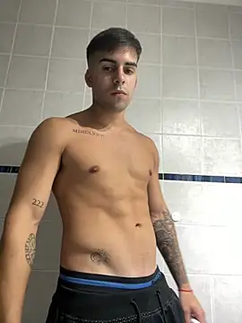 federico3223 online show from February 26, 2026, 11:04 pm