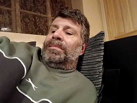 Snapshot of stud2512 chatting on April 16, 2026, 9:39 pm stud2512 online show from April 16, 2026, 9:39 pm