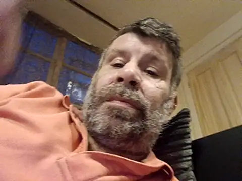 Snapshot of stud2512 chatting on April 18, 2026, 7:18 pm stud2512 online show from April 18, 2026, 7:18 pm