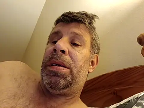 Snapshot of stud2512 chatting on April 22, 2026, 10:22 pm stud2512 online show from April 22, 2026, 10:22 pm