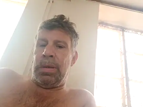 Snapshot of stud2512 chatting on June 4, 2026, 8:42 am stud2512 online show from June 4, 2026, 8:42 am