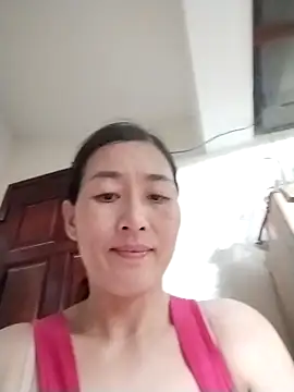 lris-Beauty77 online show from April 19, 2026, 3:00 pm