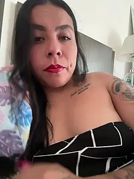 JudQuinOlve20 online show from February 24, 2026, 8:51 pm