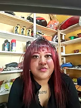 Snapshot of la_rojita chatting on April 15, 2026, 5:09 pm la rojita online show from April 15, 2026, 5:09 pm