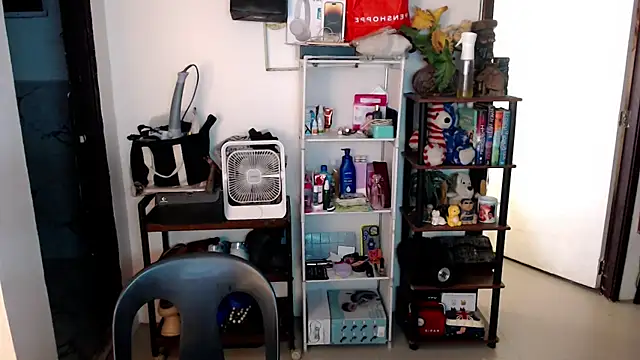 Snapshot of sweetasian_zoe chatting on April 8, 2026, 5:57 pm sweetasian zoe online show from April 8, 2026, 5:57 pm