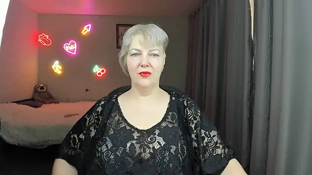 Mary-Leee online show from May 4, 2026, 3:08 pm