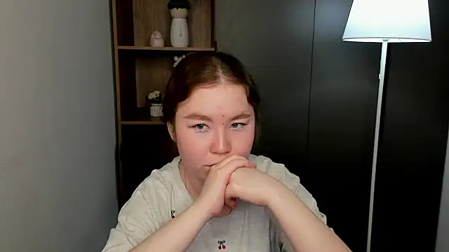 VelvaRomiro online show from February 23, 2026, 8:33 am