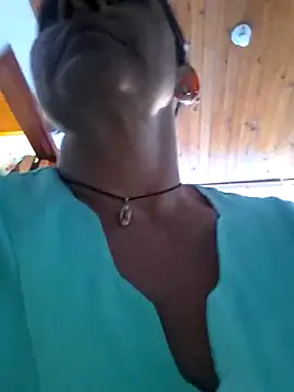 Lorenaluna online show from April 18, 2026, 2:43 pm