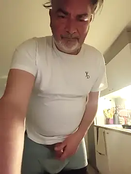 eruzam59000 online show from April 9, 2026, 7:41 pm