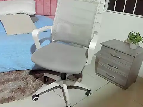 Maverick angel online show from April 15, 2026, 5:09 pm