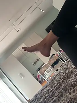 Snapshot of adoroadorazione chatting on February 23, 2026, 2:58 pm adoroadorazione online show from February 23, 2026, 2:58 pm