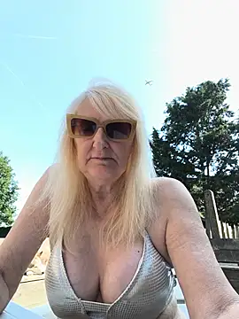 Snapshot of Heidiblueeyes chatting on May 29, 2026, 8:12 am Heidiblueeyes online show from May 29, 2026, 8:12 am