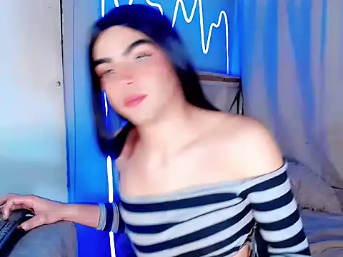 xyaraluv  online show from April 20, 2026, 7:11 am