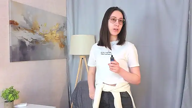 DoraWhitrock online show from February 23, 2026, 5:16 am