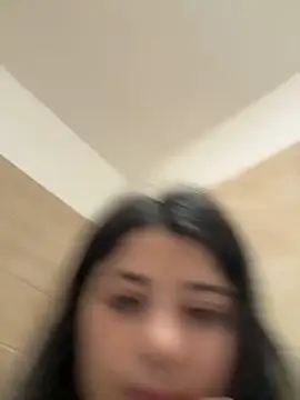 maryzoe05 online show from April 18, 2026, 2:37 am