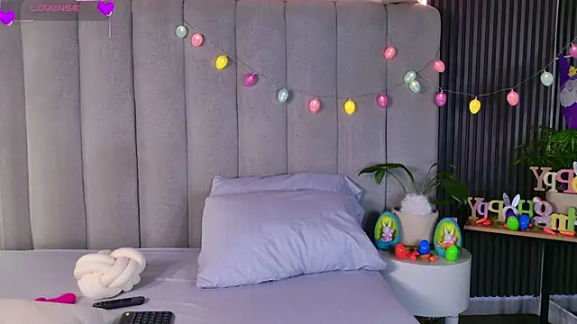 AlessiaAuren online show from March 28, 2026, 4:17 pm