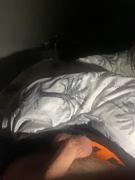 Snapshot of crustyyy1 chatting on February 22, 2026, 3:18 am crustyyy1 online show from February 22, 2026, 3:18 am