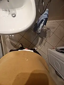 Snapshot of simo1097 chatting on February 22, 2026, 7:56 pm simo1097 online show from February 22, 2026, 7:56 pm