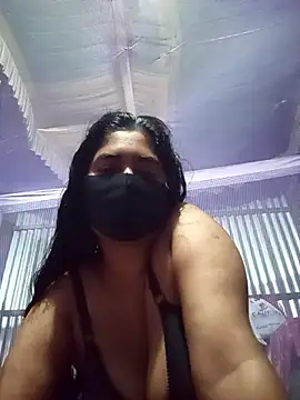 hotgirls02 online show from June 1, 2026, 8:43 pm