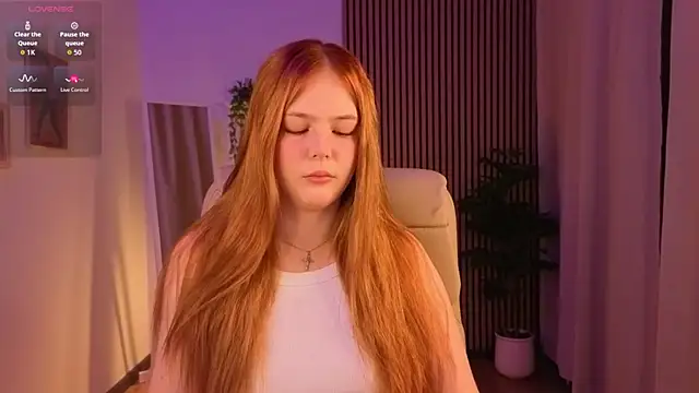 Elle Funning online show from April 5, 2026, 3:15 am