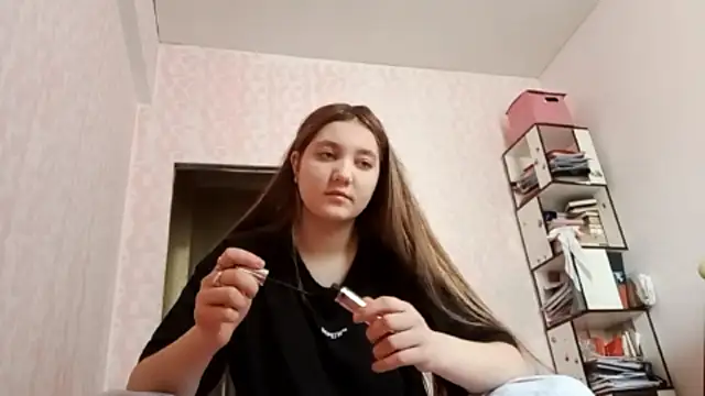 Snapshot of JanineThielman chatting on March 29, 2026, 6:02 am JanineThielman online show from March 29, 2026, 6:02 am