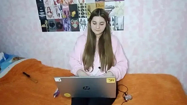 Snapshot of JanineThielman chatting on April 9, 2026, 12:43 pm JanineThielman online show from April 9, 2026, 12:43 pm