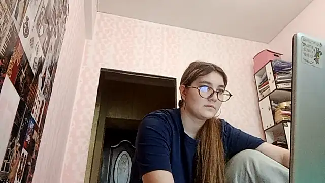 Snapshot of JanineThielman chatting on July 3, 2026, 6:09 am JanineThielman online show from July 3, 2026, 6:09 am