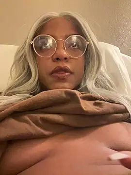 Snapshot of princessandthefootjob chatting on April 27, 2026, 2:31 am princessandthefootjob online show from April 27, 2026, 2:31 am
