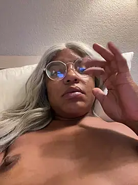 Snapshot of princessandthefootjob chatting on April 30, 2026, 9:52 pm princessandthefootjob online show from April 30, 2026, 9:52 pm