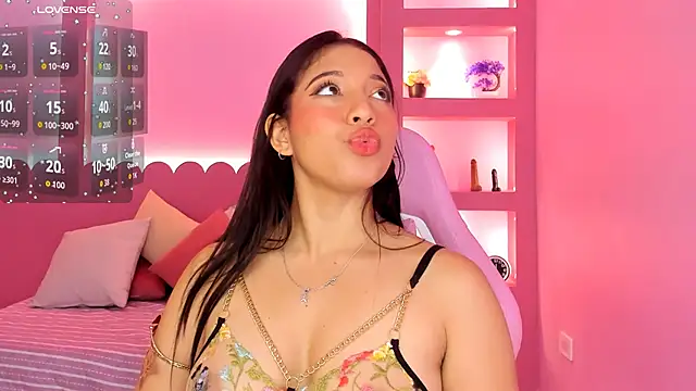 Snapshot of Holy_Lux chatting on April 1, 2026, 1:41 pm Holy Lux online show from April 1, 2026, 1:41 pm