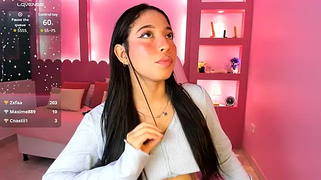 Snapshot of Holy_Lux chatting on April 8, 2026, 4:29 pm Holy Lux online show from April 8, 2026, 4:29 pm