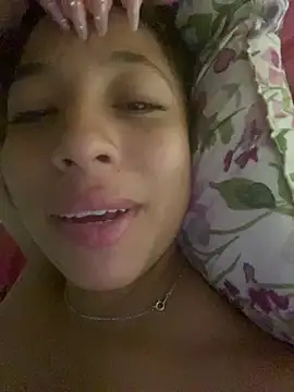 Snapshot of Holy_Lux chatting on April 13, 2026, 3:12 am Holy Lux online show from April 13, 2026, 3:12 am