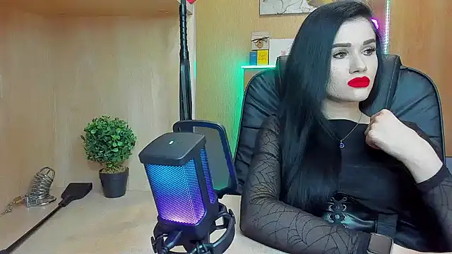 KristiTopxx online show from February 4, 2025, 6:06 pm