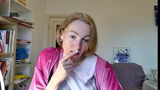 angelicfenix online show from April 17, 2026, 3:15 pm