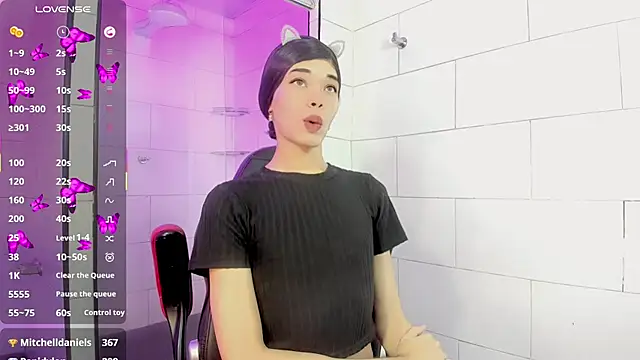 madison mujica  online show from April 18, 2026, 11:14 am