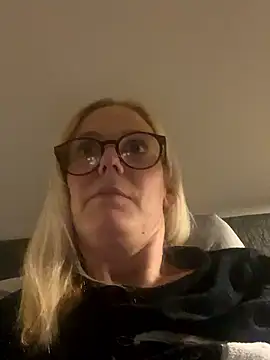 Amelie BlondeXX online show from February 25, 2026, 9:24 pm