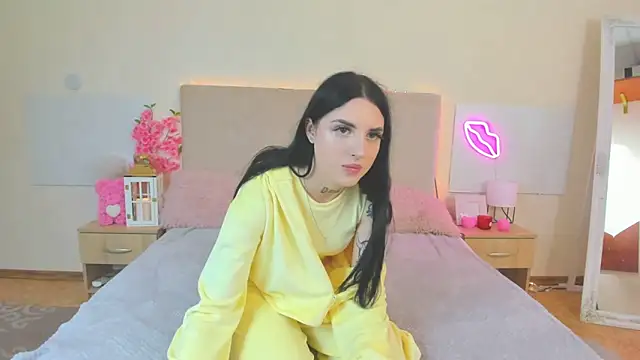 Snapshot of TiffanyHhot chatting on April 1, 2026, 12:28 pm TiffanyHhot online show from April 1, 2026, 12:28 pm