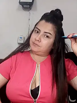 Snapshot of Bella_diamond01 chatting on February 24, 2026, 1:09 pm Bella diamond01 online show from February 24, 2026, 1:09 pm