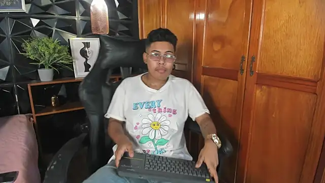 Noha  scott online show from March 28, 2026, 2:16 pm