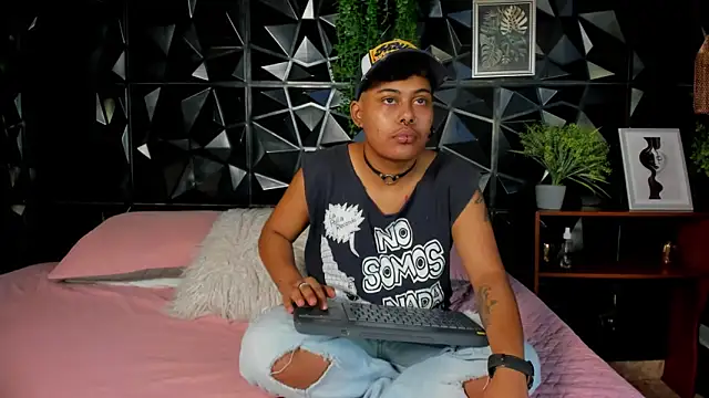 Noha  scott online show from April 4, 2026, 1:41 pm