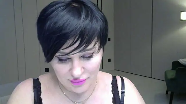 Kleotempt online show from April 14, 2026, 11:44 pm