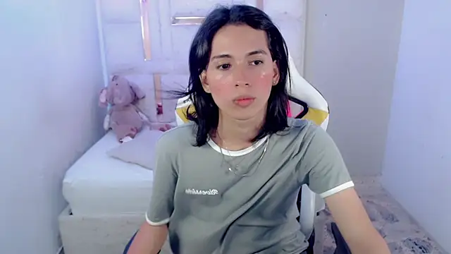 Larry craft online show from April 6, 2026, 8:43 pm