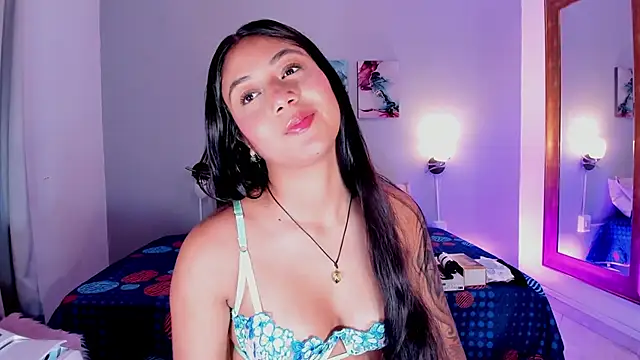 Snapshot of KimTaylorW chatting on June 6, 2026, 2:49 am KimTaylorW online show from June 6, 2026, 2:49 am